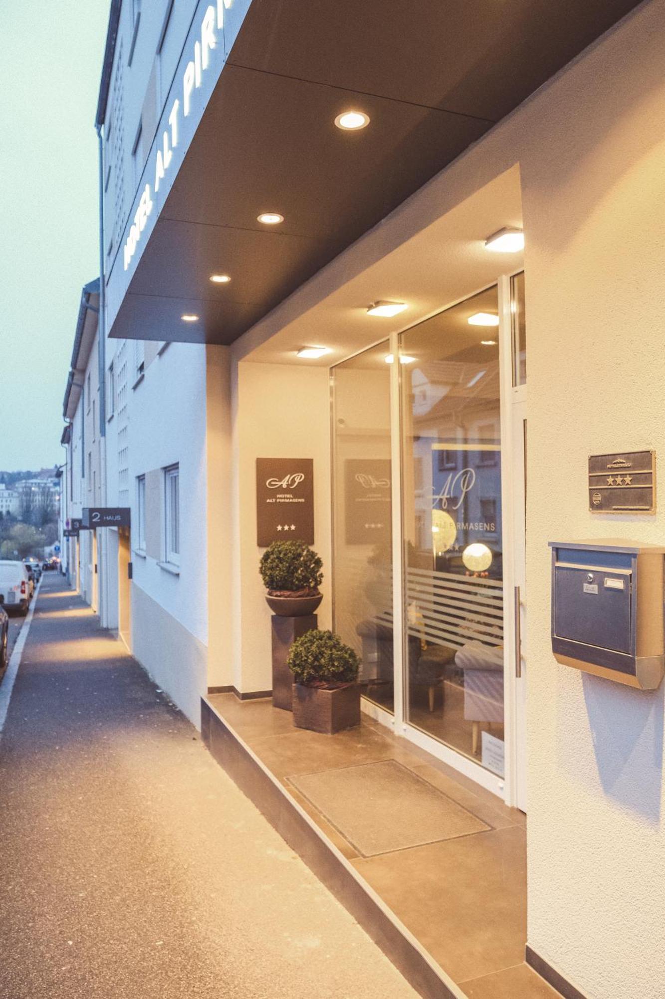 Hotel Restaurant Alt Pirmasens Zewnętrze zdjęcie